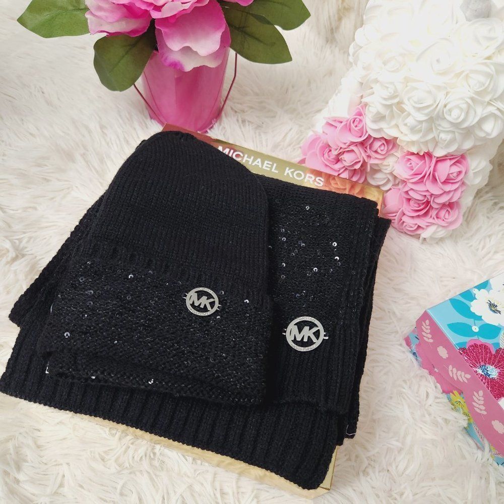 MICHAEL KORS Scarf & Hat Set sequin embellished gift box NWT - Picture 3 of 4